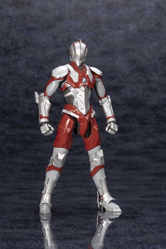 主人公の早田進次郎が装着するアニメ版デザインのULTRAMAN SUITが
プラモデル化した「ULTRAMAN」が登場！