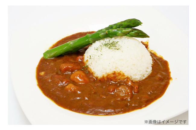 ※画像はイメージです。レトルトカレーにアスパラ、ご飯は入っていません。