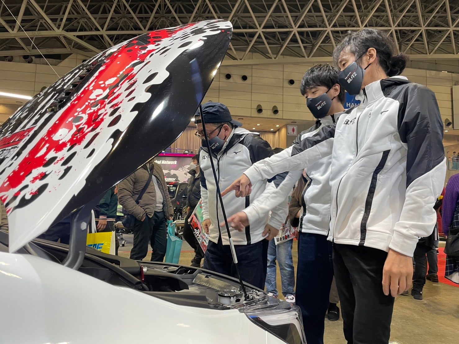 クルマの楽しさを多くの⼈に伝えるために声優業界と自動車業界がタッグを組んでteamOVERを結成！福島県のエビスサーキットを盛り上げます！