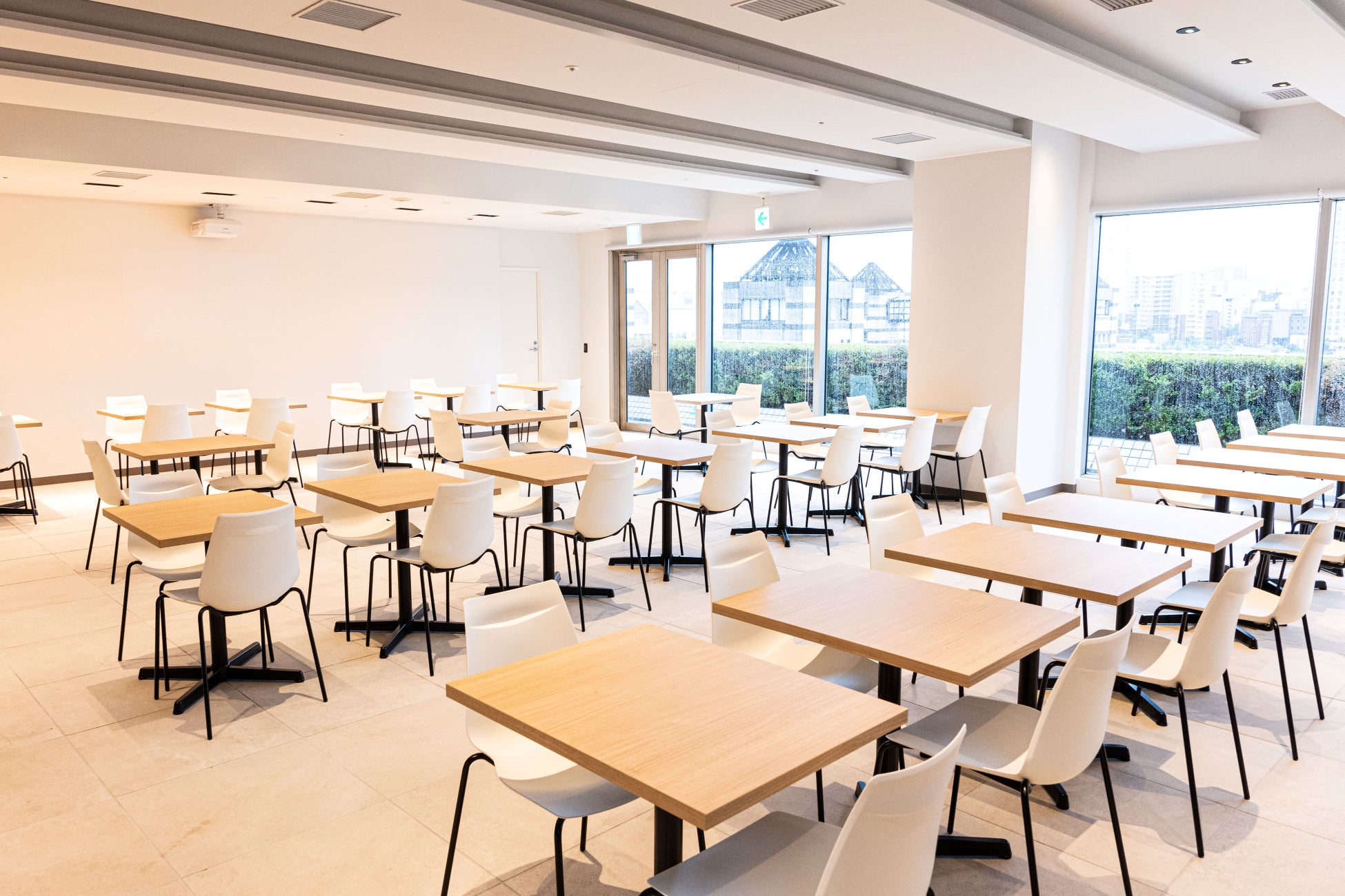 9月1日、様々なコンテンツを発信するコラボカフェ「Cafe Fan Base」が横浜ランドマークプラザにオープン！第一弾企画10月1日まで「魔法使いの嫁 café in Minatomirai」