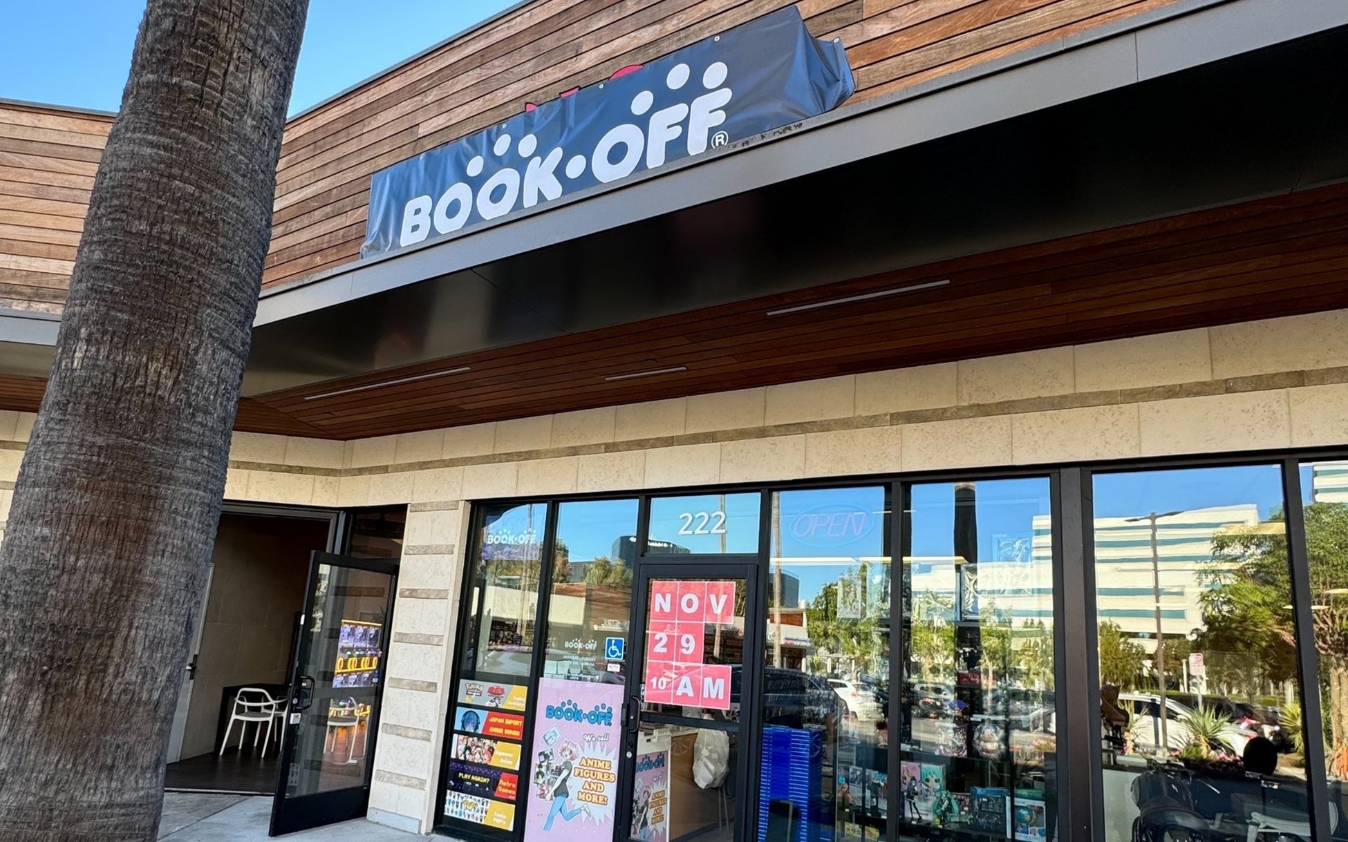 米国13店舗目、アニメ専門店としては3店舗目となる「BOOKOFFアーバイン店」（カリフォルニア州アーバイン）を2023年11月29日にオープン