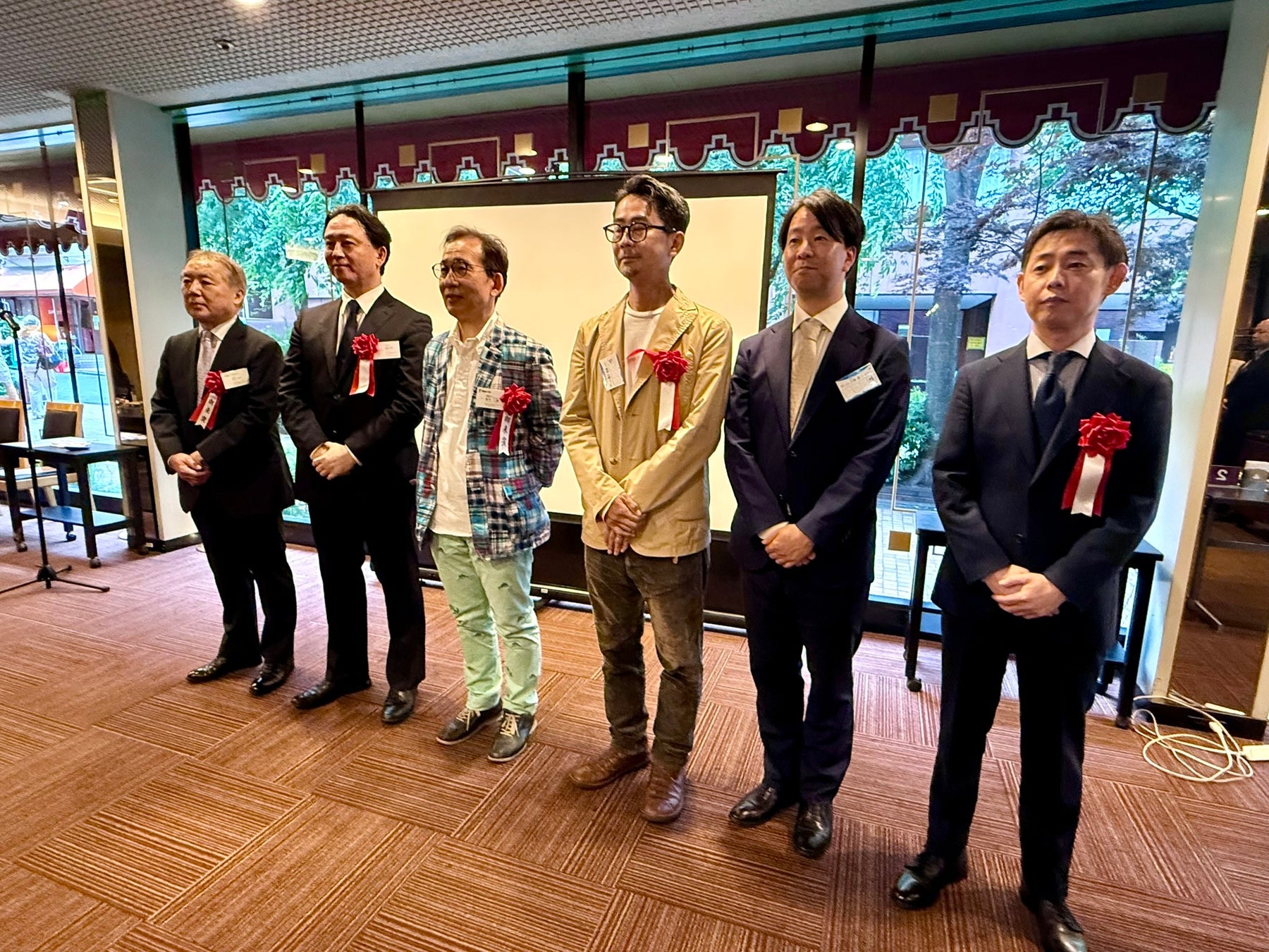 BookLiveの個人作家向け配信サービス「クロスフォリオ出版」、超銀河レコードが手がけるマンガ×歌のメディアミックス作品『魔法歌姫マジカルギンガ』を全国電子書店にて配信開始