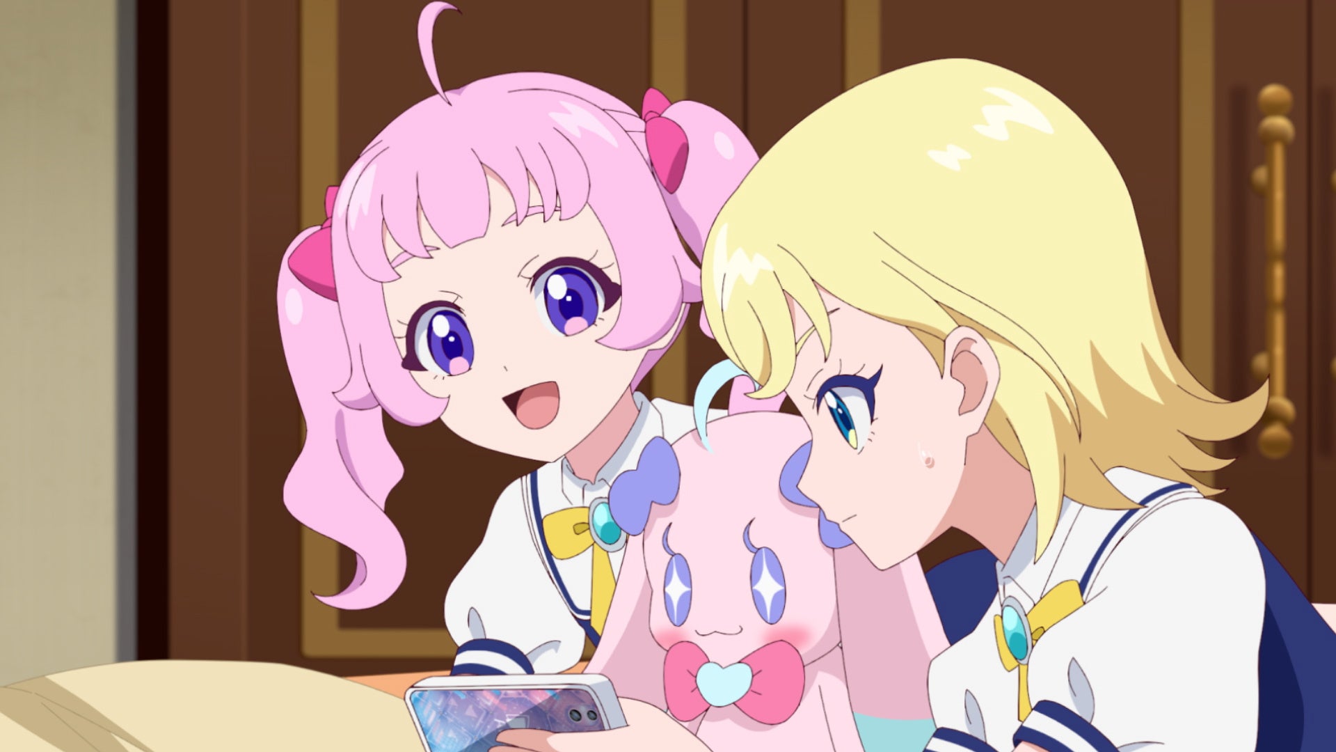 TVアニメ『誰ソ彼ホテル』新作グッズが発売! 塚原音子たちが“チャイナ風”衣装でおもてなし?