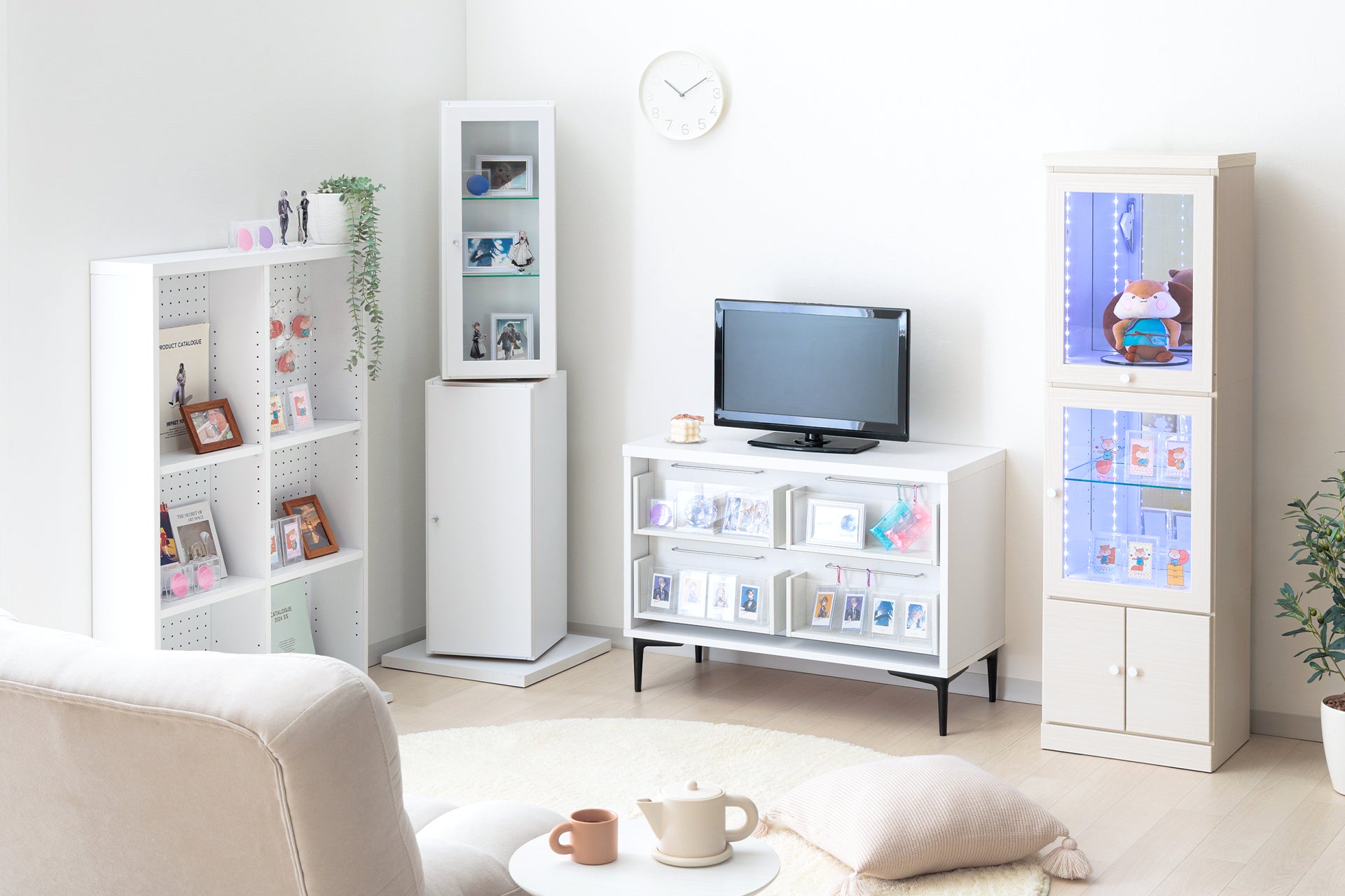 ちいかわたちがシーリングライトに！イラストが消灯時にほのかに光る「ちいかわシーリングライト」を販売