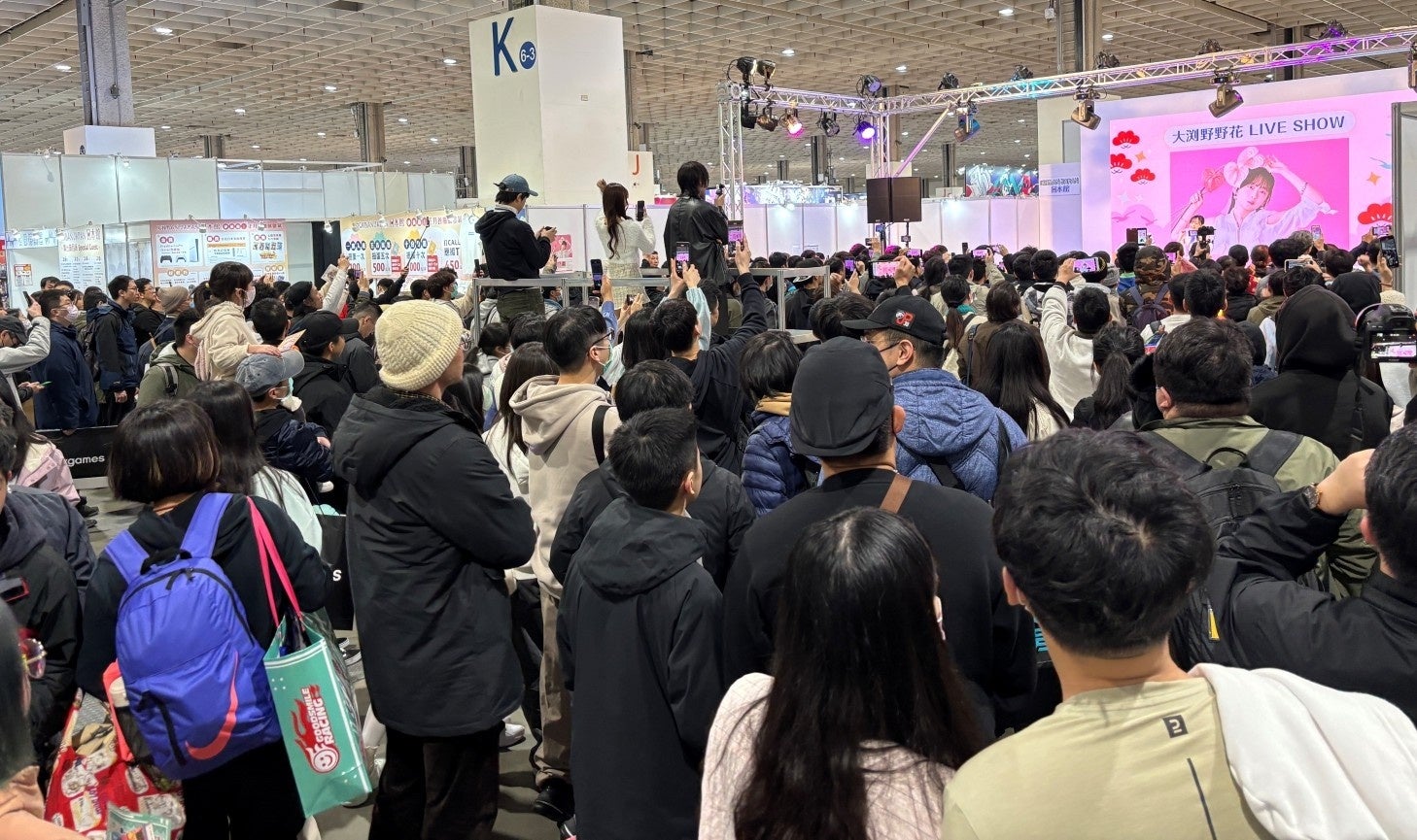 【コスプレ発想】あえて≪馴染みすぎない≫シェーディング誕生!撮影映えを第一に考えるコスプレイヤーが開発!