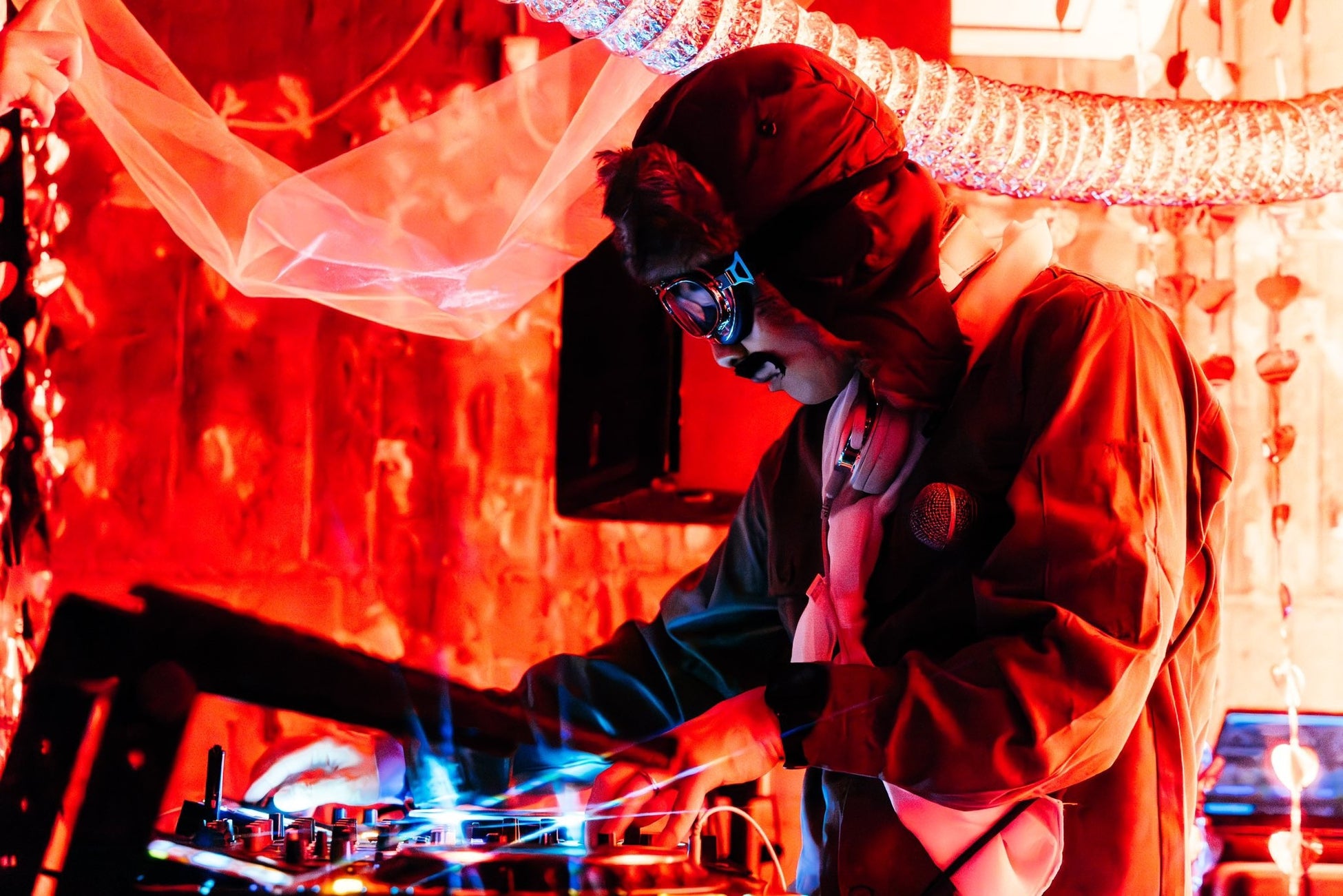 ついに！新橋にもハロウィンがやって来る‼日本発の音楽とカルチャーを丸ごと体験できる！超豪華ハロウィンナイト開催決定‼