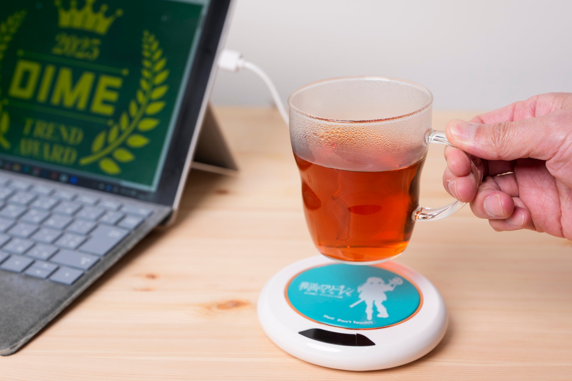 『DIME』2・3月合併号の特別付録は『葬送のフリーレン』USBカップウォーマー！飲み物を適温に保つ〝魔法〟のアイテムが付いてくる！