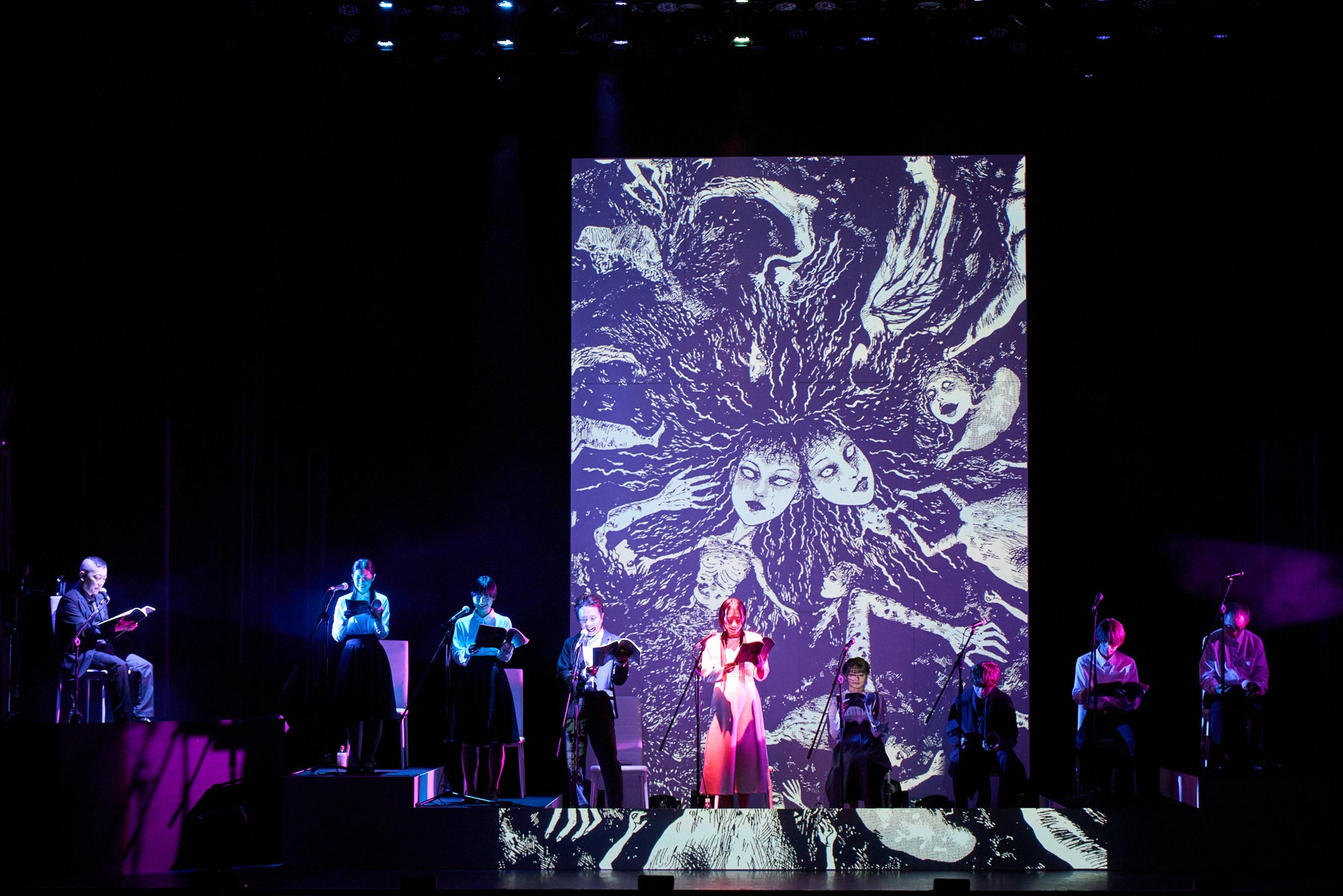 ホラー漫画の鬼才・伊藤潤二の代表作「富江」が朗読劇に 総勢27名のマルチキャストで送る朗読劇「富江」の初日が開幕