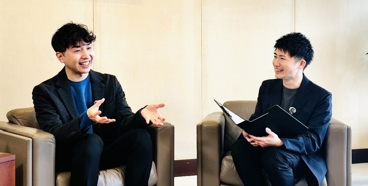 未来屋書店YouTube新企画「推しえて作家さん」始動！第1回ゲストに“伏線の狙撃手”浅倉秋成氏を迎え、制作秘話に迫る