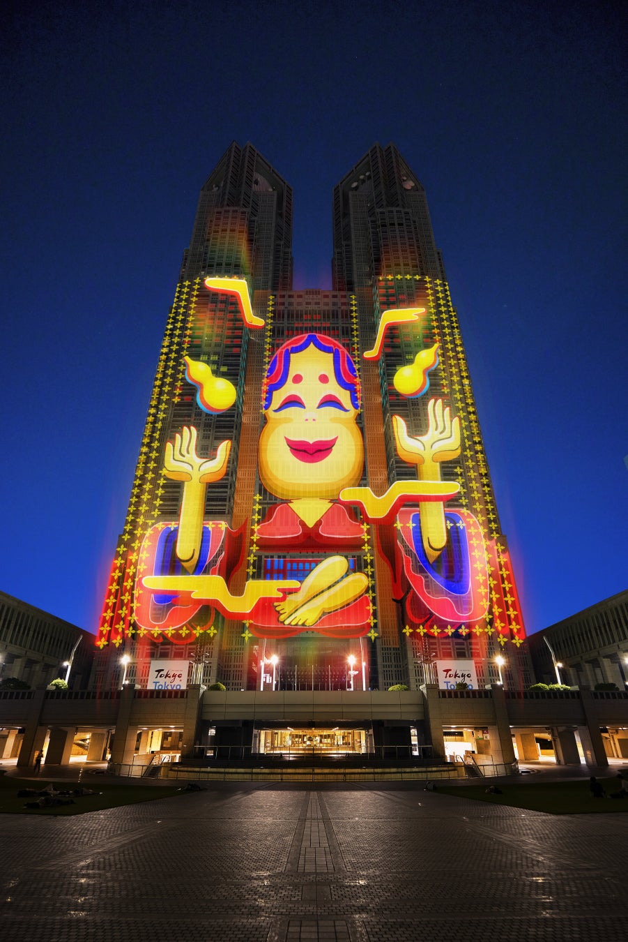 和のキャラクターたちが都庁を彩る 『東京変容紀』 公開！