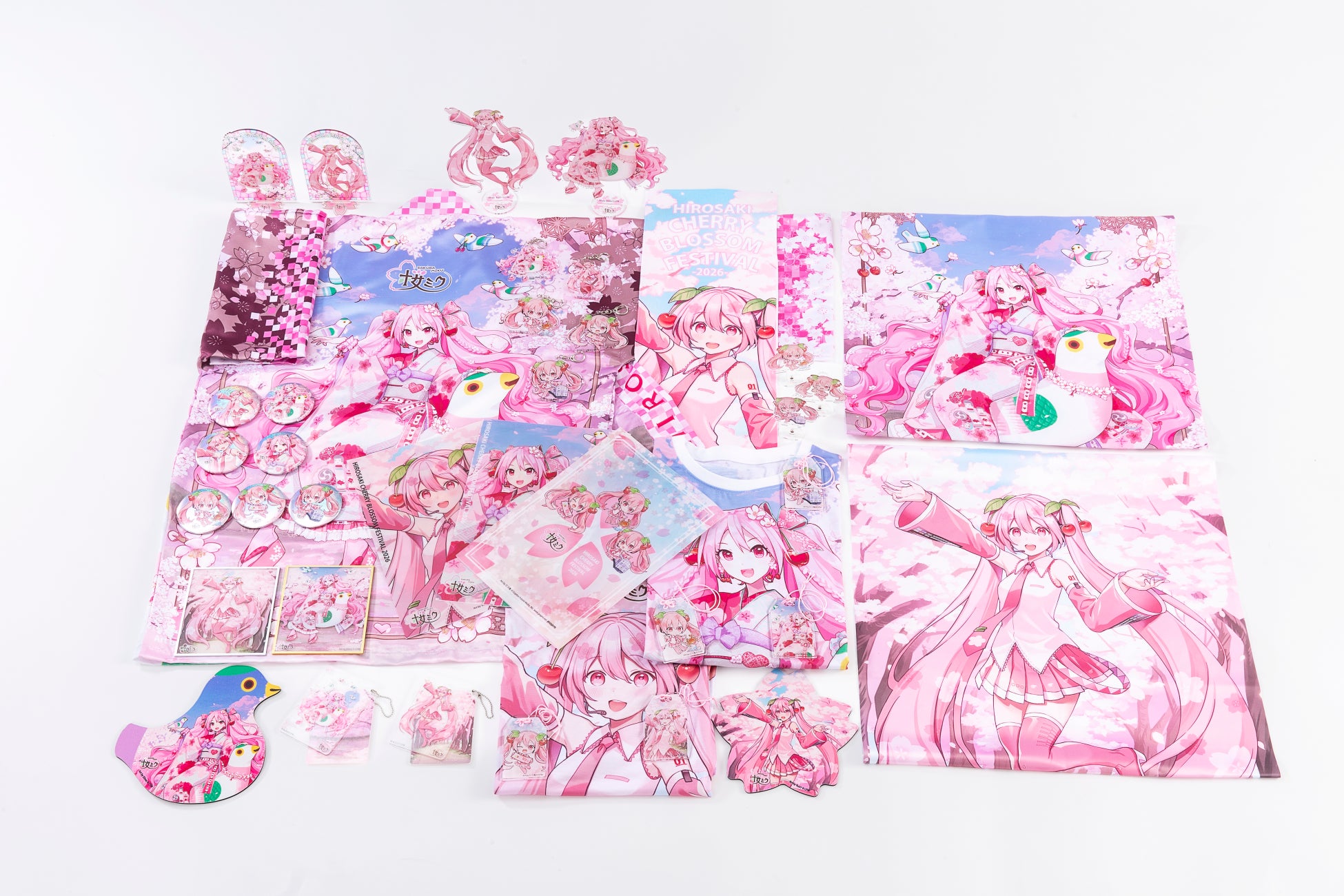 「桜ミク×弘前さくらまつり」「初音ミク×弘前りんご」それぞれの新作コラボグッズが、2026年5月7日より「カドスト」にて、受注販売開始！