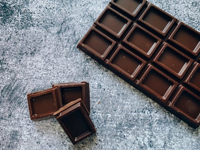 【小学館JS研究所】女子小学生が好きなチョコ菓子1位「たけのこの里」。友チョコ世代はシェアしやすさでチョコを選ぶ？外食チェーン1位は「マクドナルド」が圧倒的支持、寿司チェーンも合計2割以上と人気