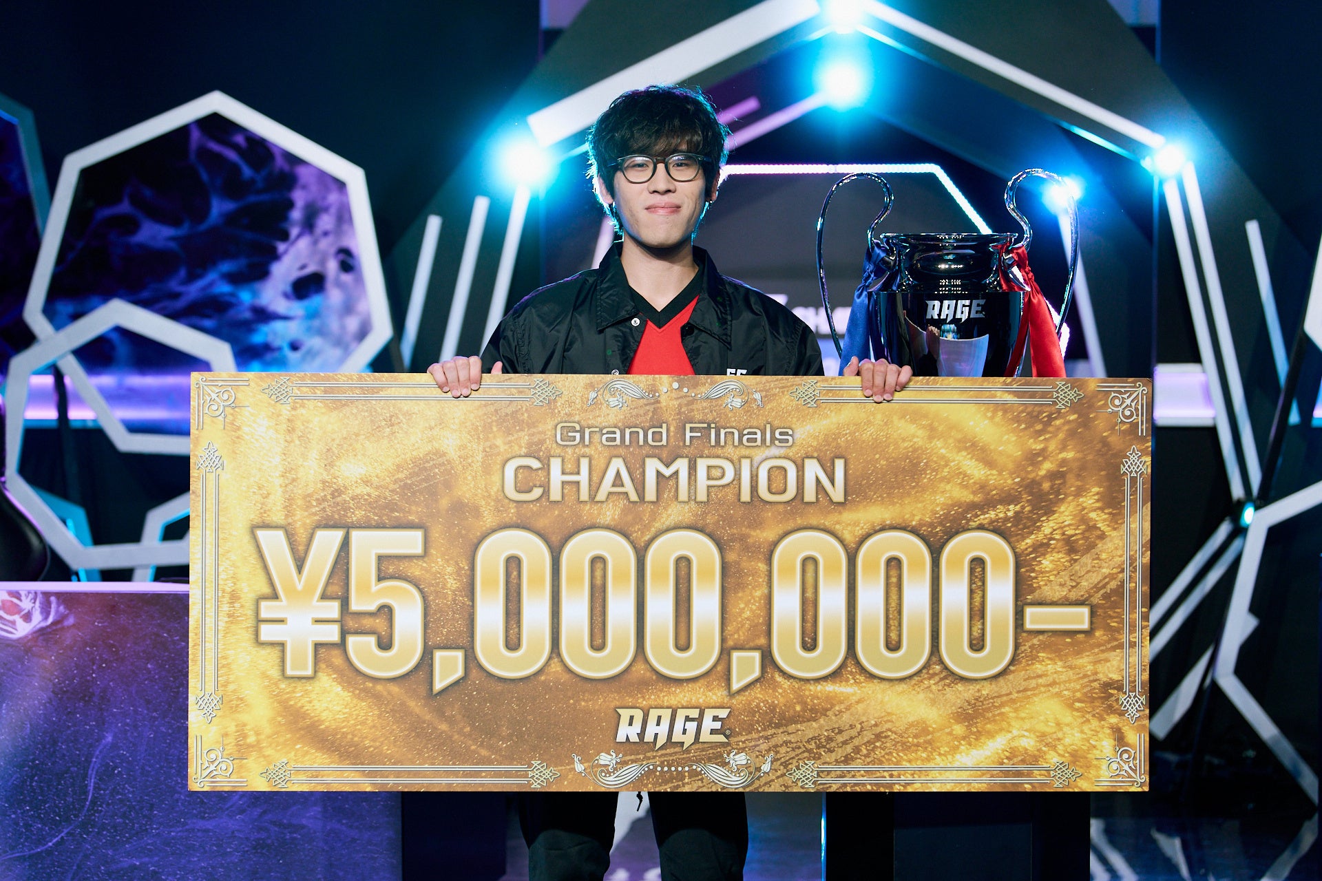 【大会レポート】RAGE Shadowverse Japan Championship 2026 Season 2 Grand Finals ～関西出身あきす。選手が決勝トーナメントを制し頂点に！～